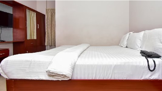 Laven Hotels | A/C Deluxe Room